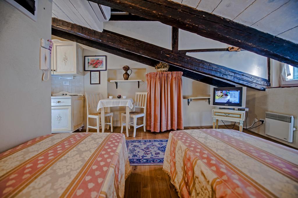 Residence Marco Polo Centro Storico Ровинь Экстерьер фото