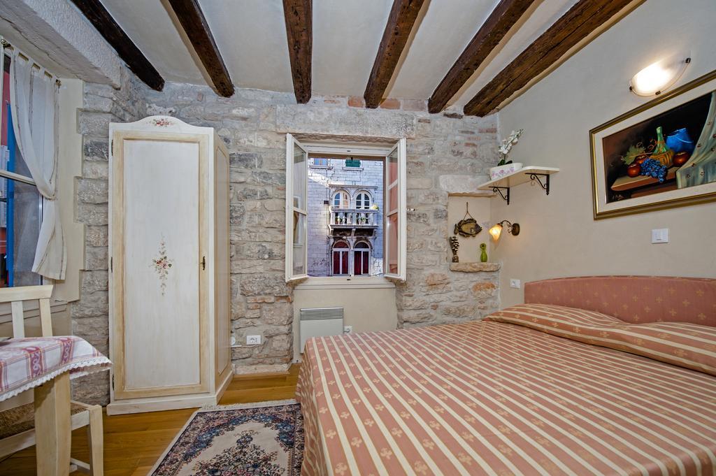 Residence Marco Polo Centro Storico Ровинь Экстерьер фото
